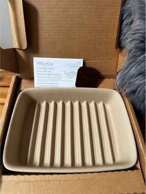 Pampered Chef Small Ridged Baker Stoneware #1342 9x6.75 Dish Scraper Box